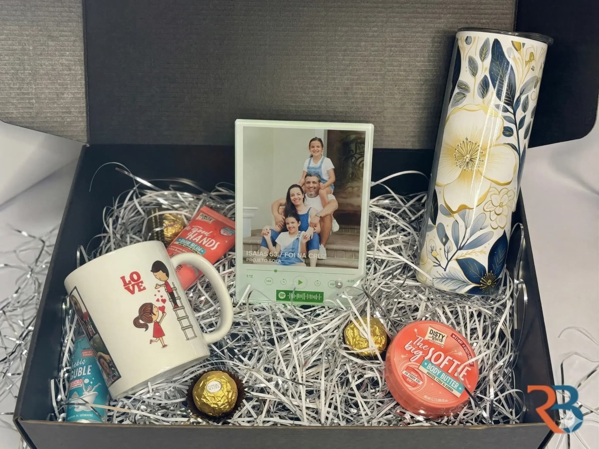 Gift kit with branded merchandise